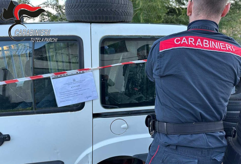 Mormanno, controlli in un&#039;autofficina, titolare deferito per rifiuti illeciti